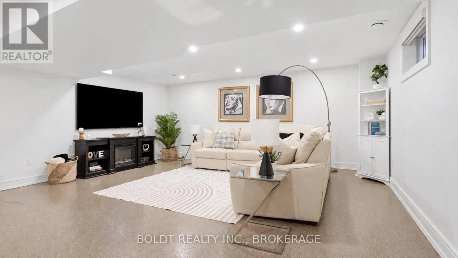 15 THE CEDARS STREET