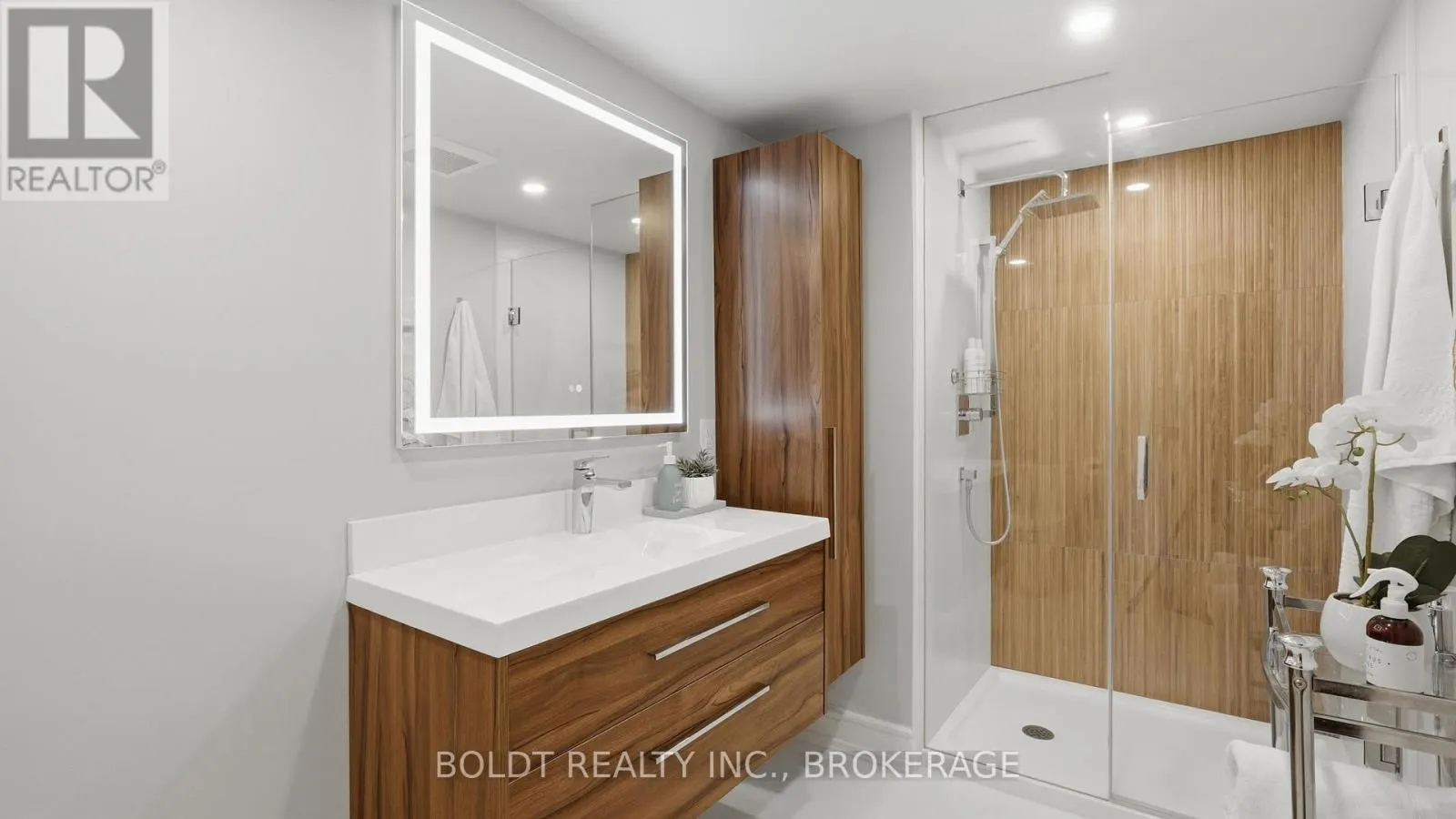 15 THE CEDARS STREET
