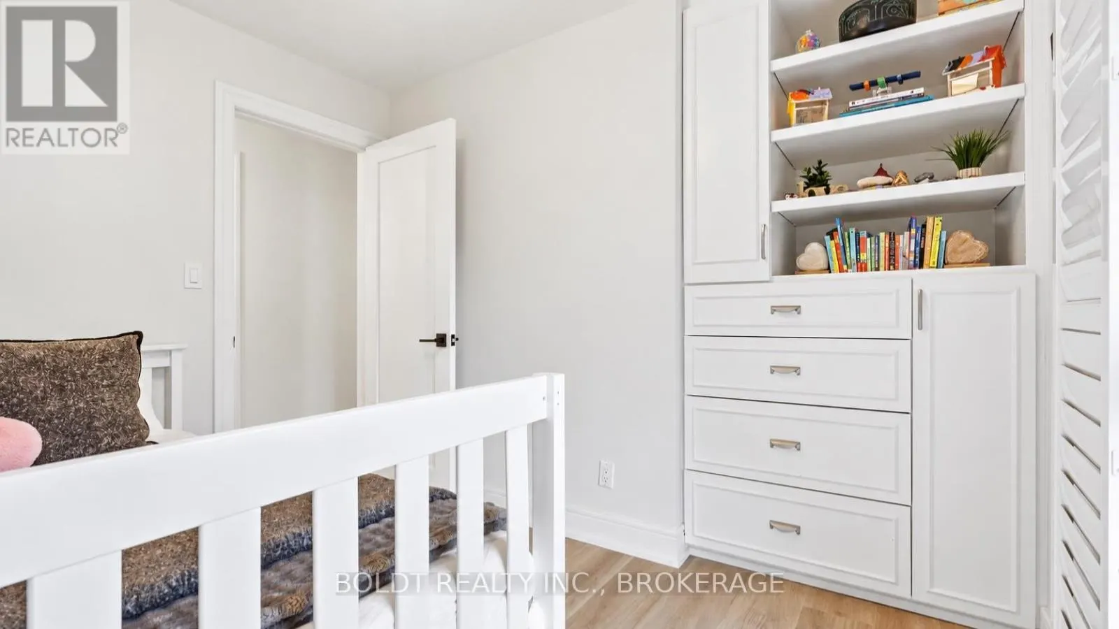 15 THE CEDARS STREET