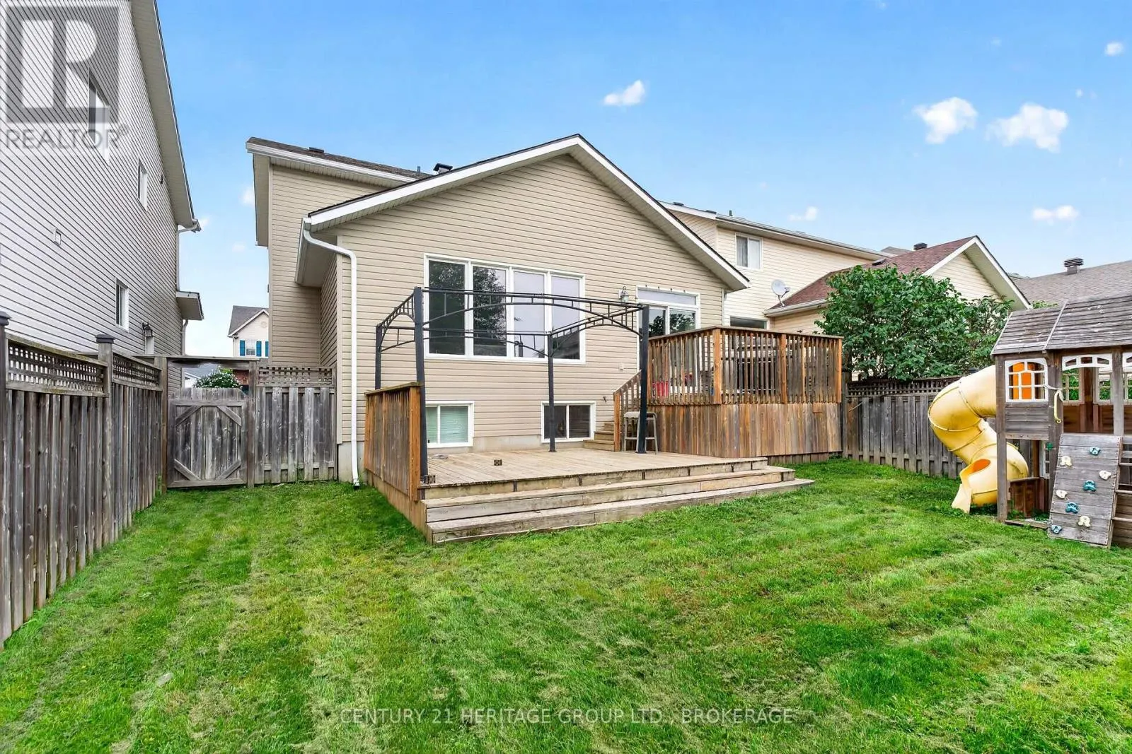 855 LOTUS AVENUE