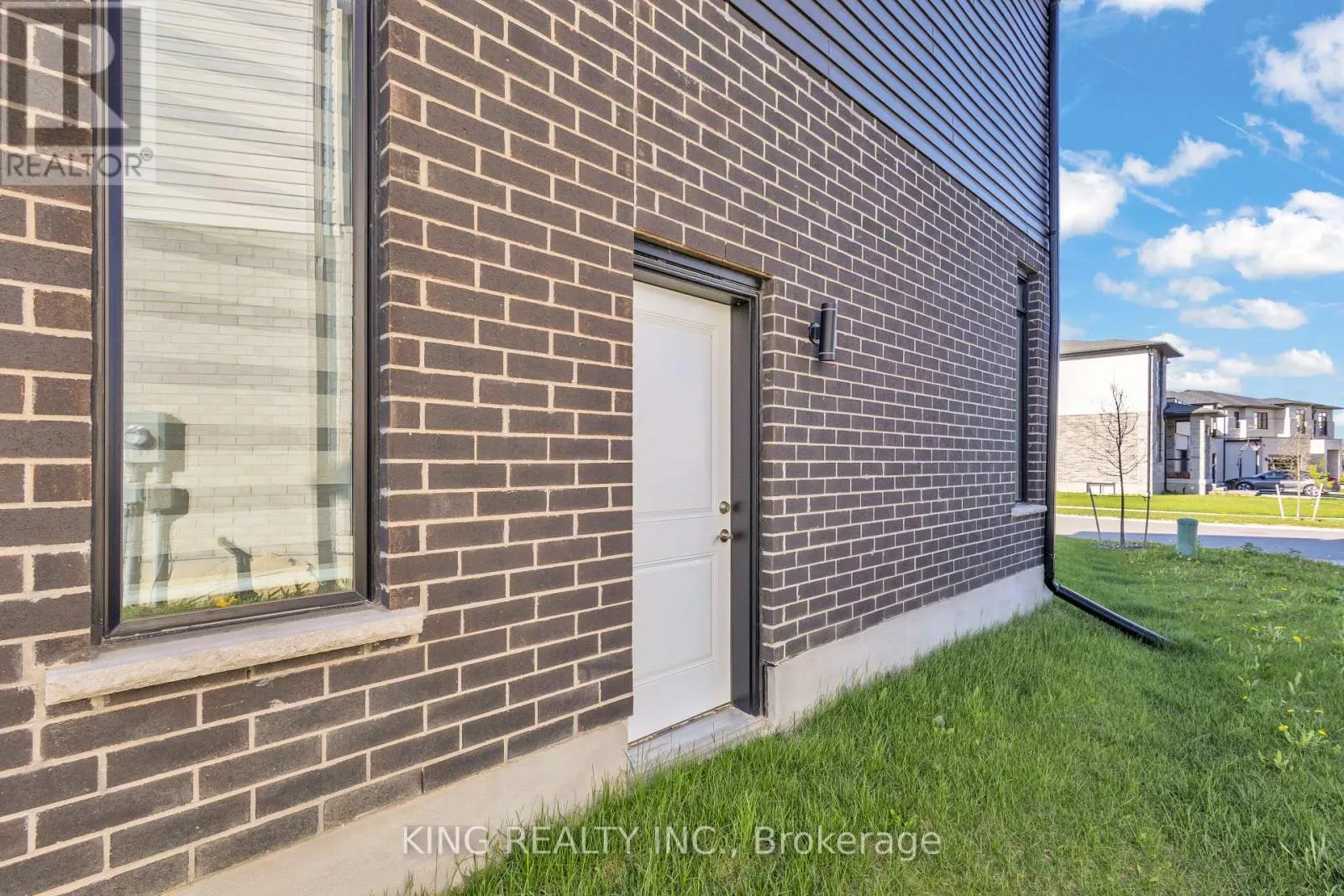 1464 MEDWAY PARK DRIVE