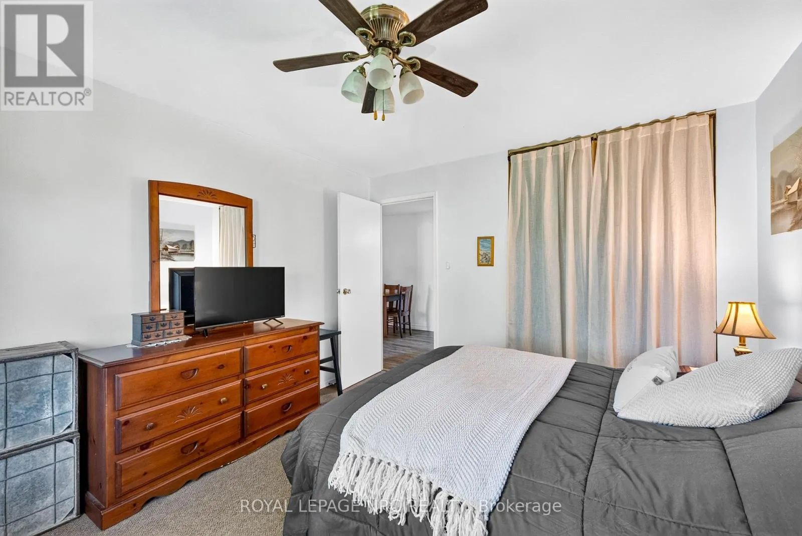 327 - 72 MAIN STREET E #327