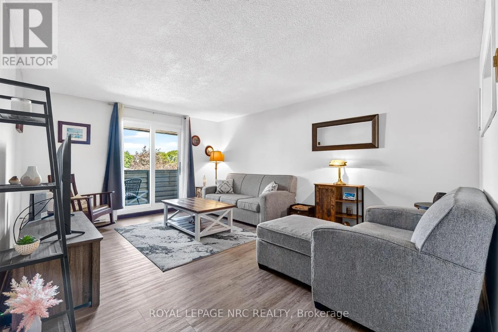 327 - 72 MAIN STREET E #327