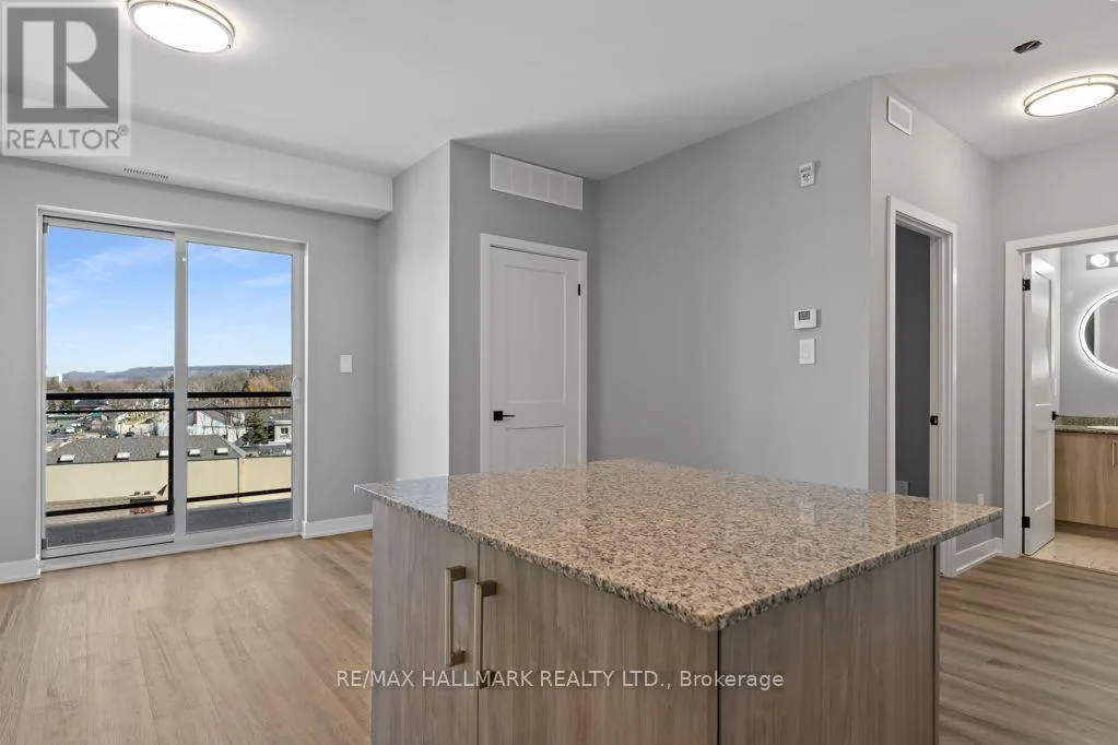 403 - 5002 KING STREET