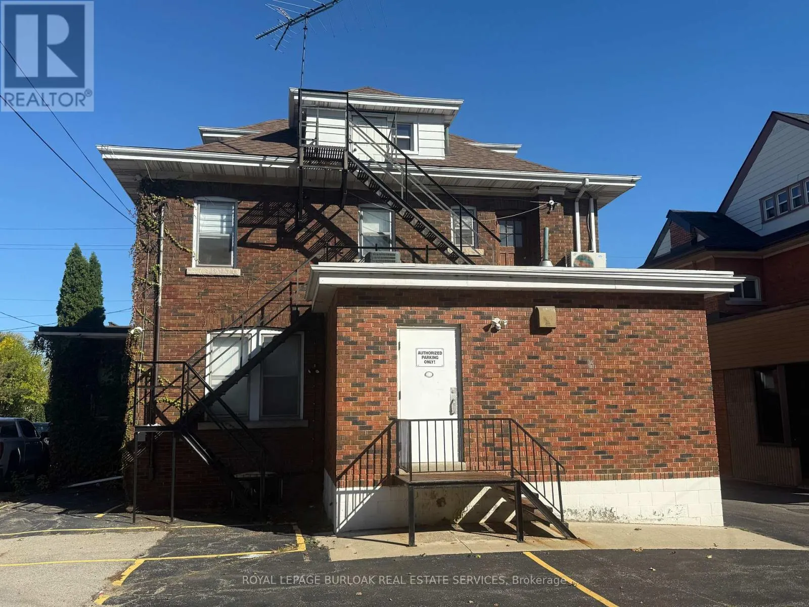 826 MAIN STREET E