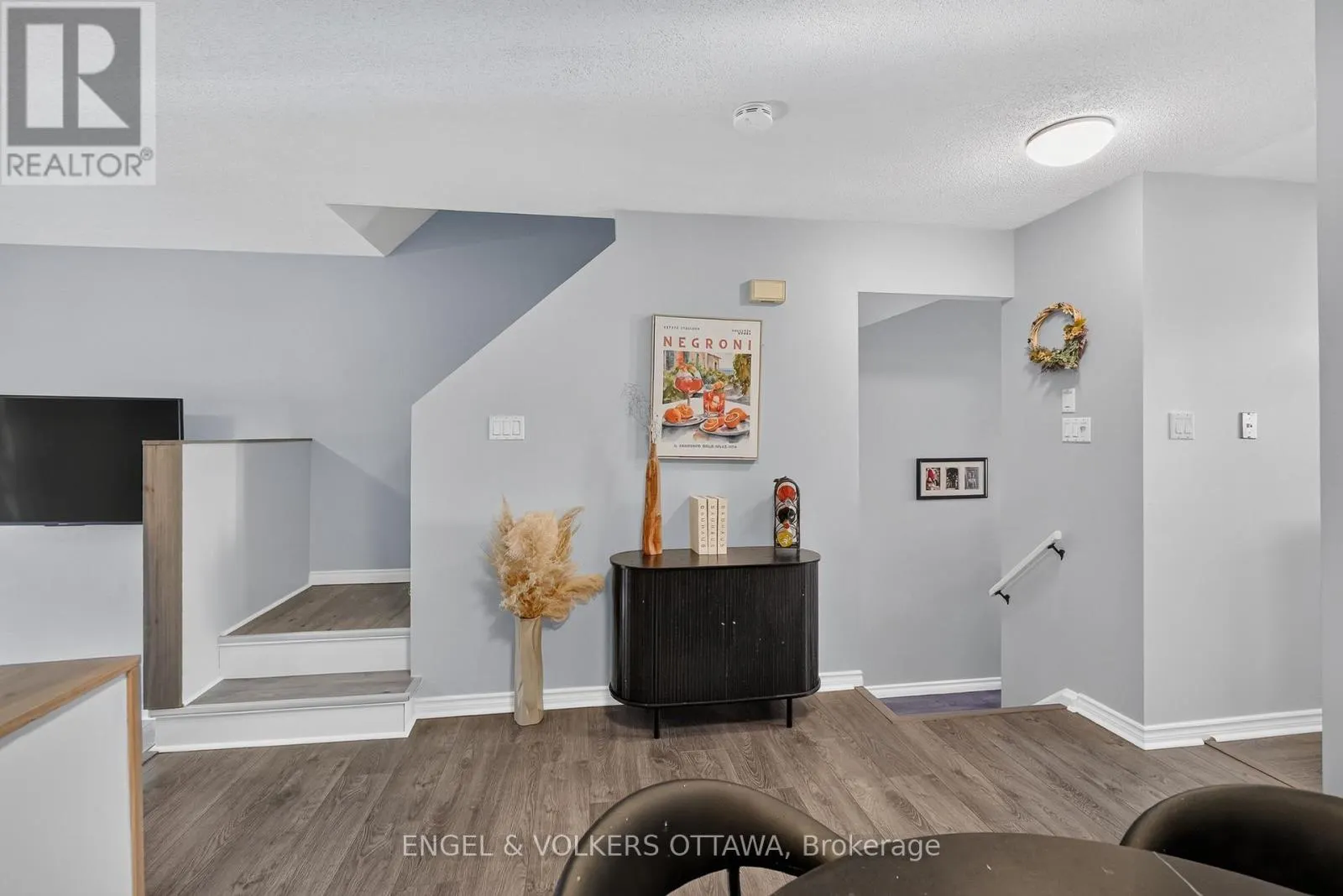 10 - 1160 BELANGER AVENUE