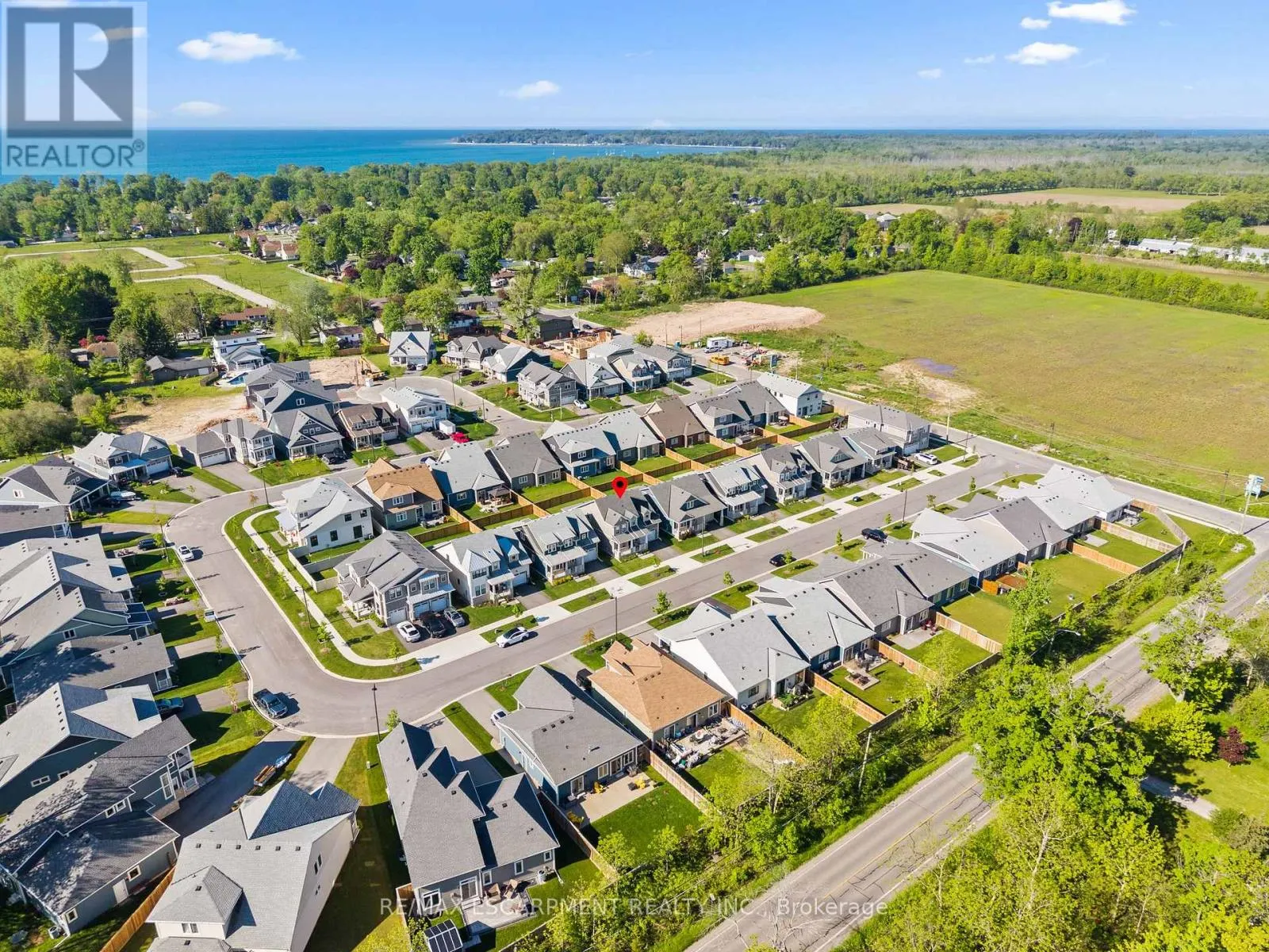 26 BEACHWALK CRESCENT