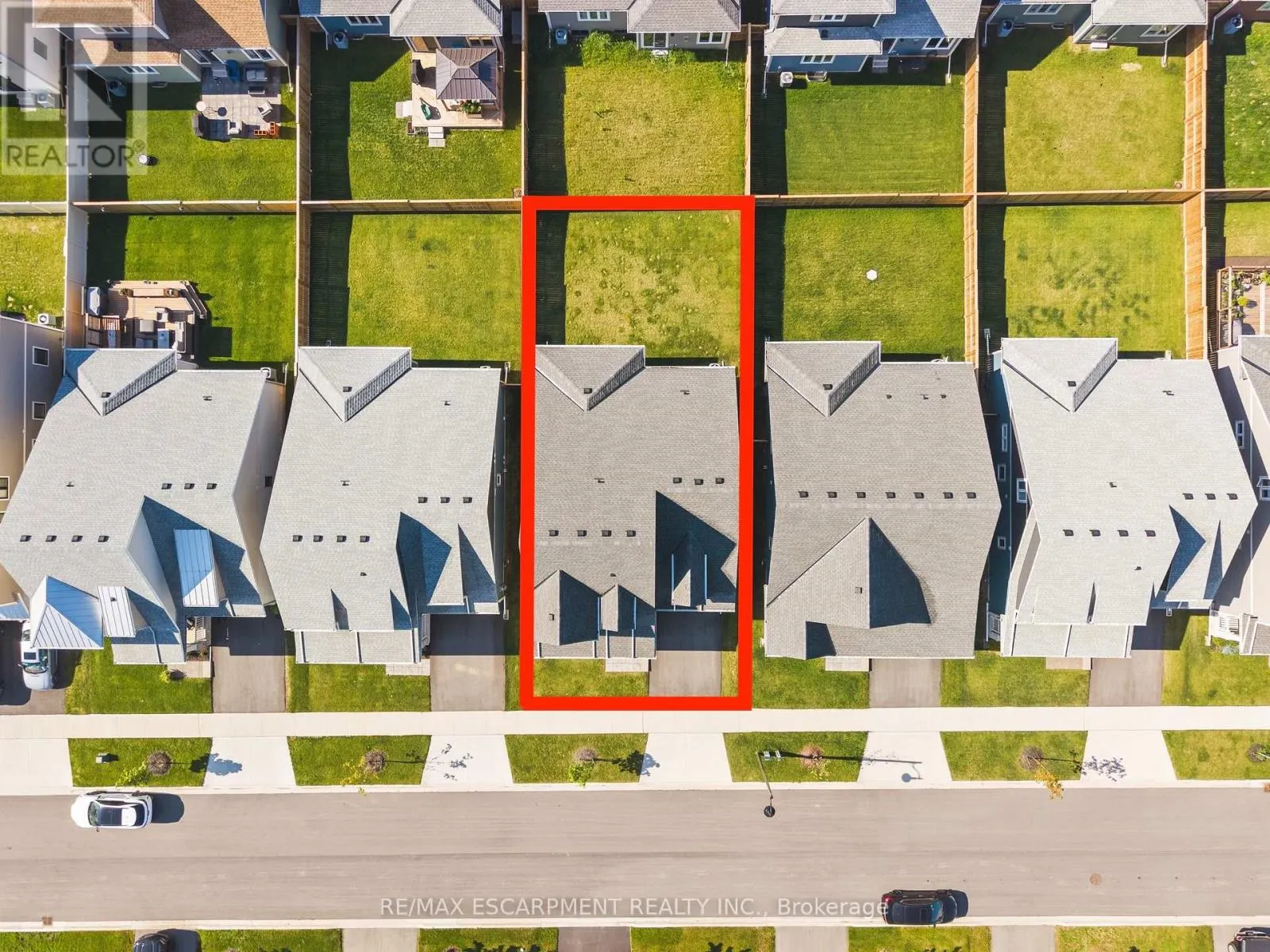 26 BEACHWALK CRESCENT