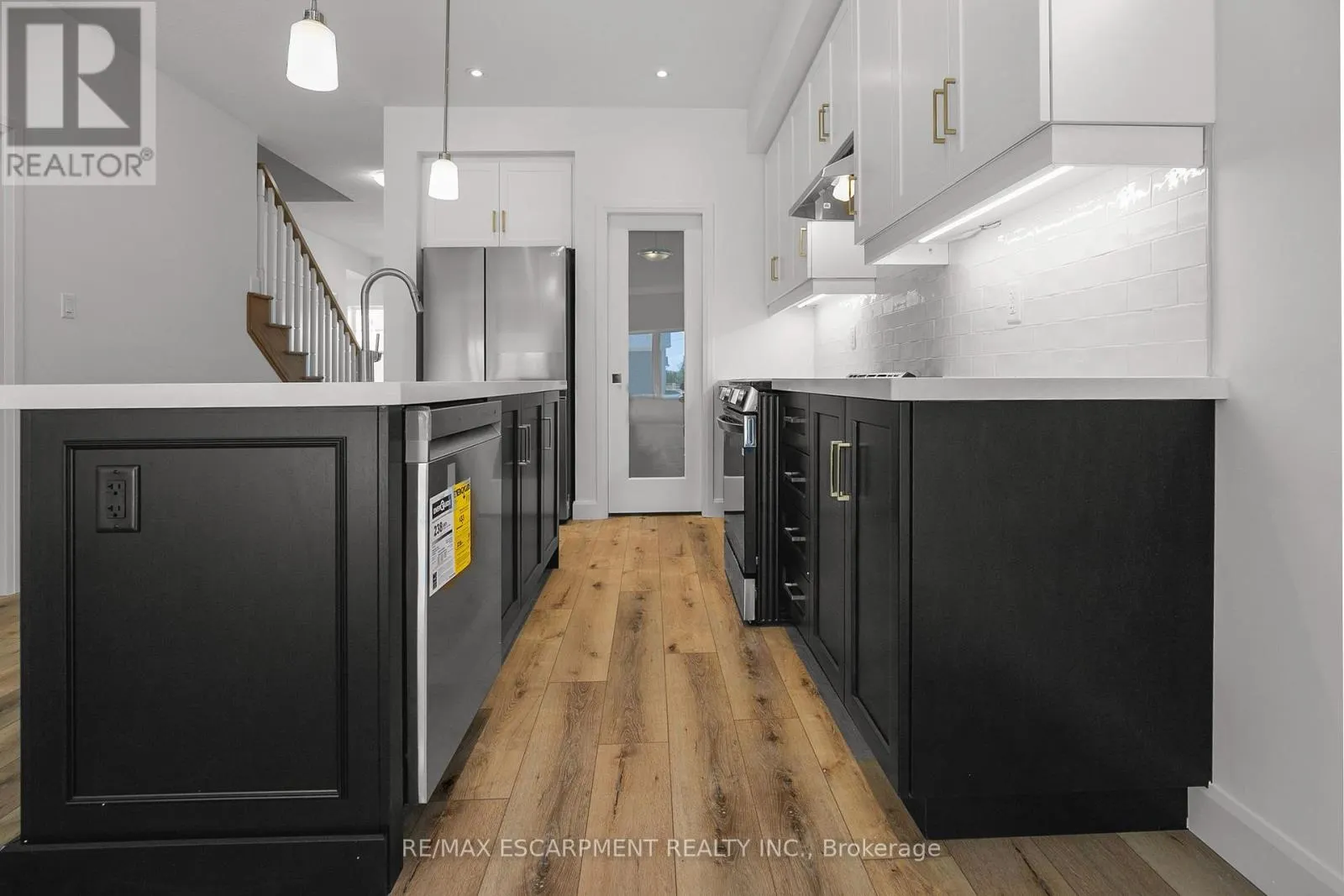 26 BEACHWALK CRESCENT