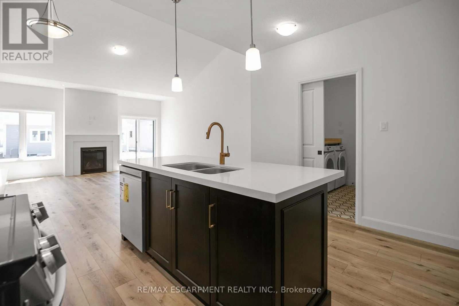 26 BEACHWALK CRESCENT