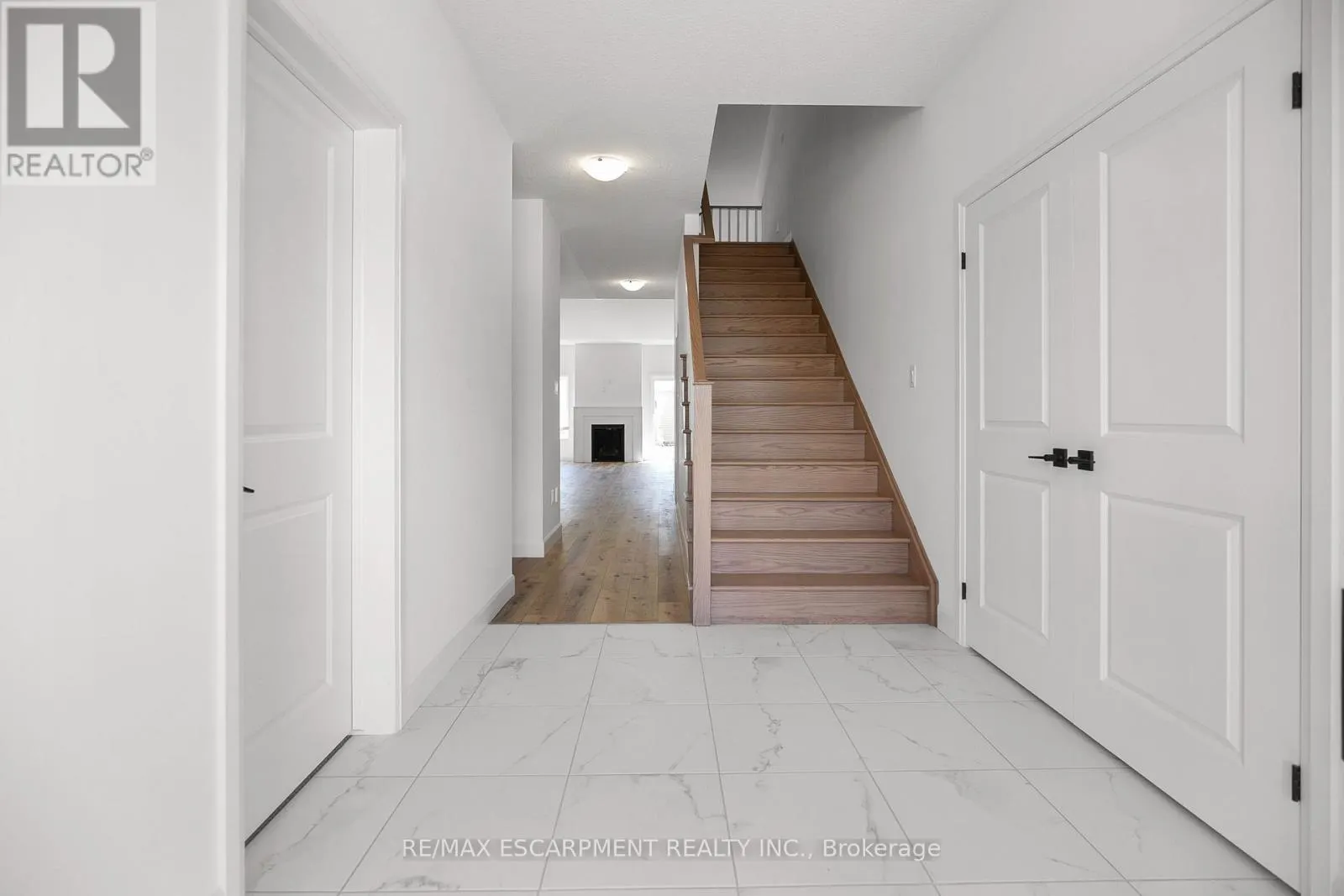 26 BEACHWALK CRESCENT