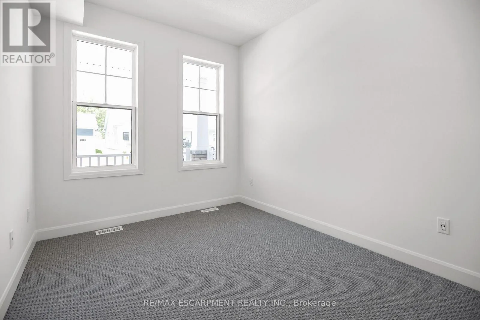 26 BEACHWALK CRESCENT