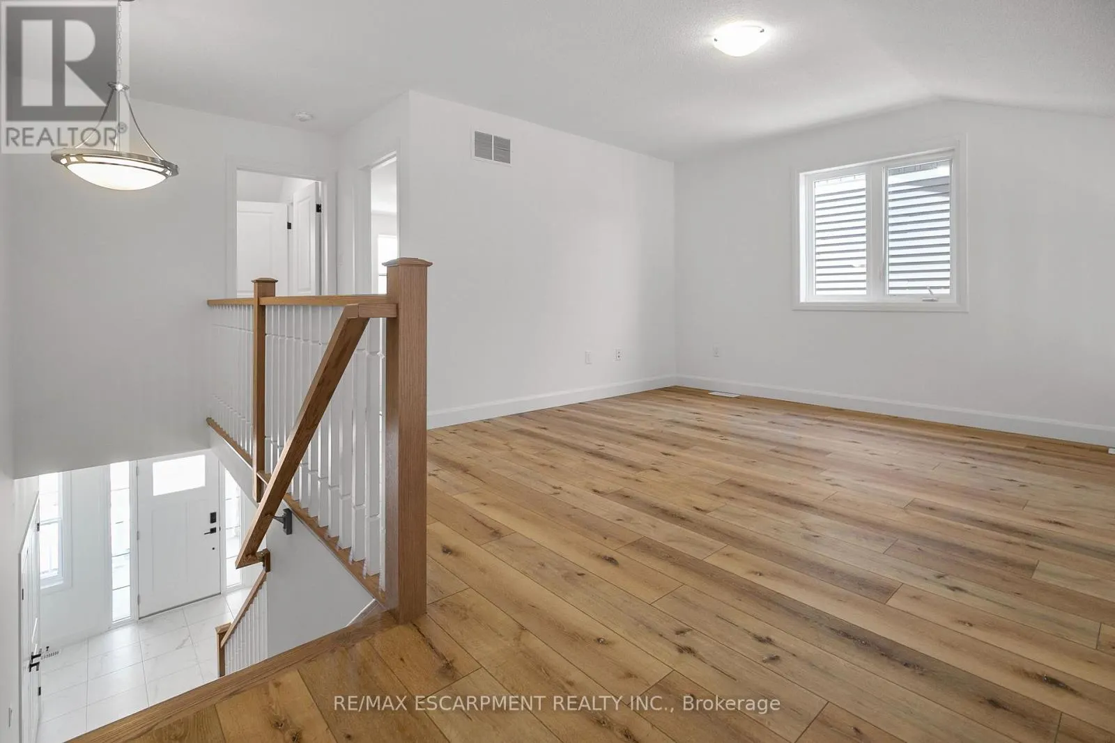 26 BEACHWALK CRESCENT