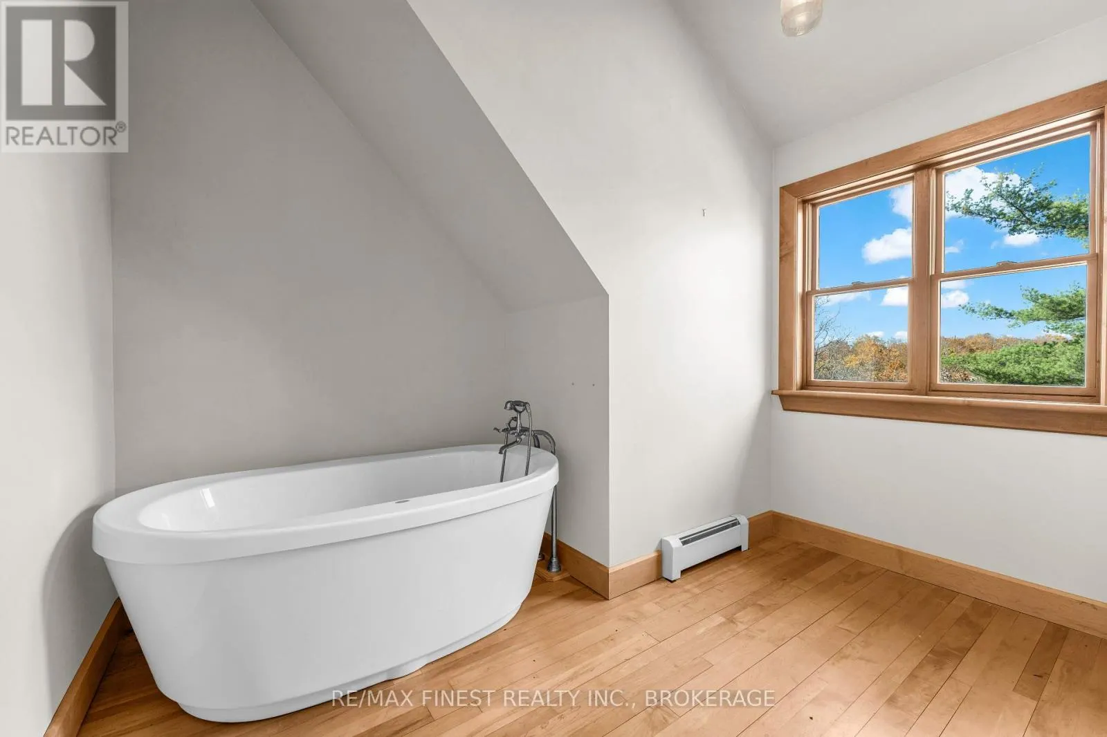 1035 SWEETFERN LANE