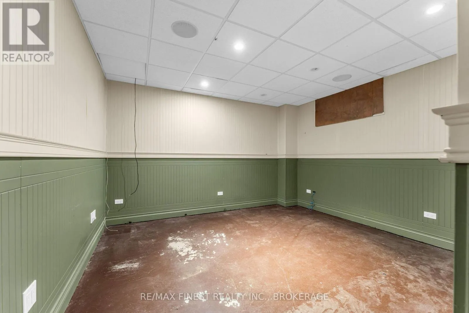 1035 SWEETFERN LANE