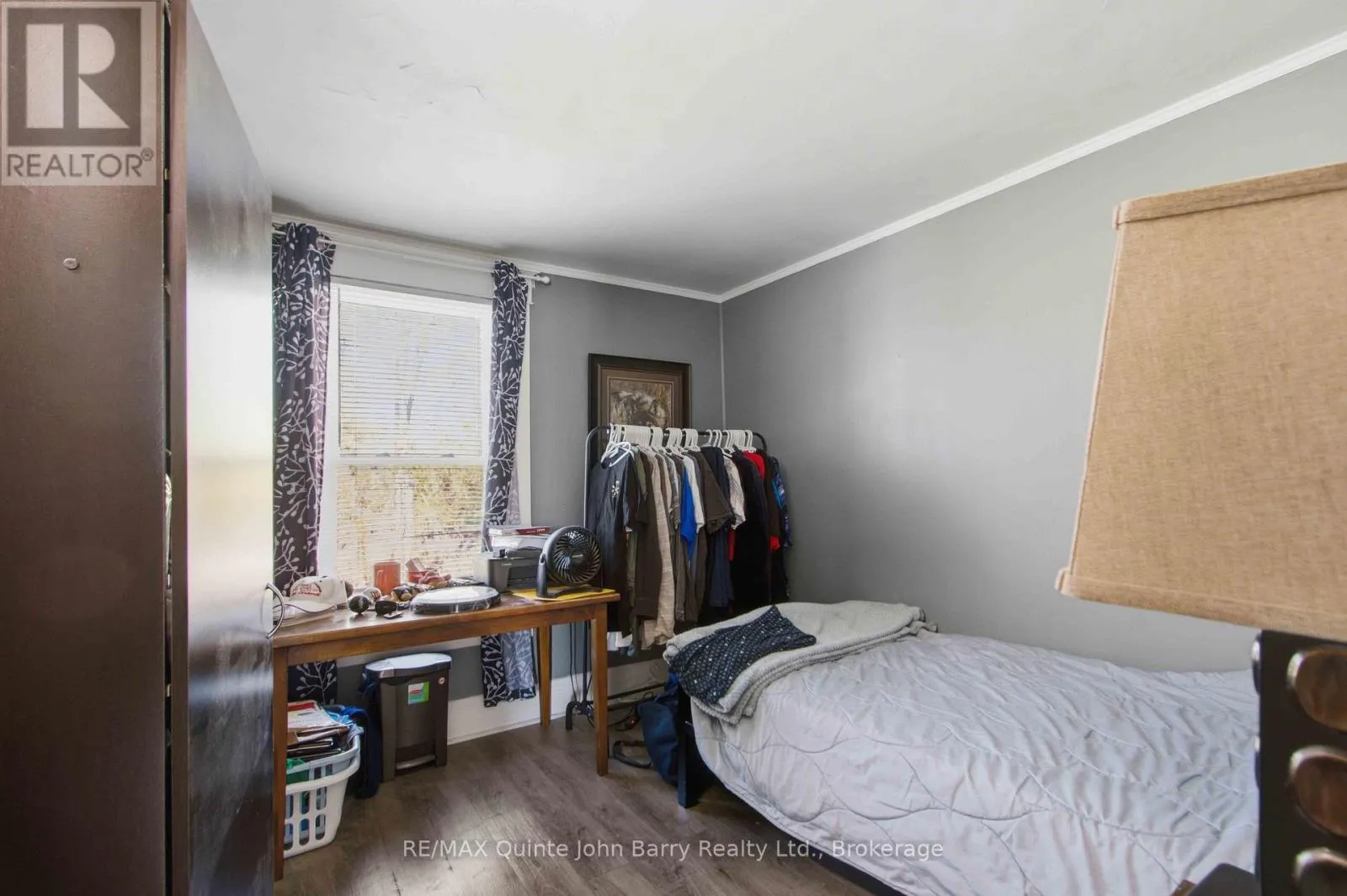 136 MOIRA STREET E