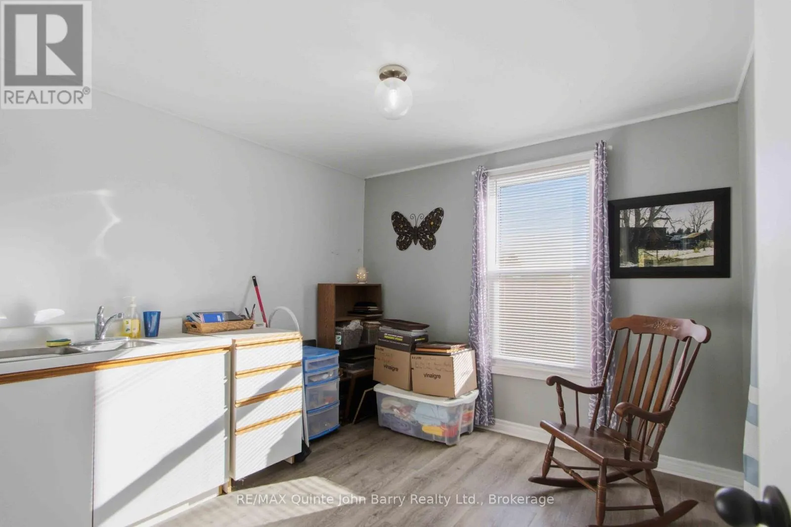 136 MOIRA STREET E