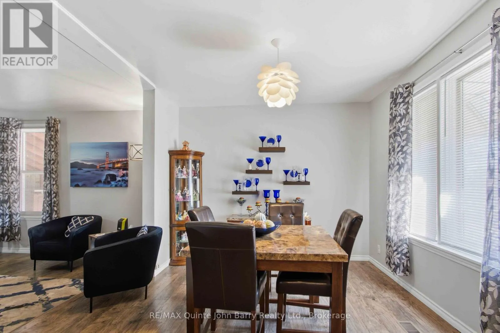 136 MOIRA STREET E