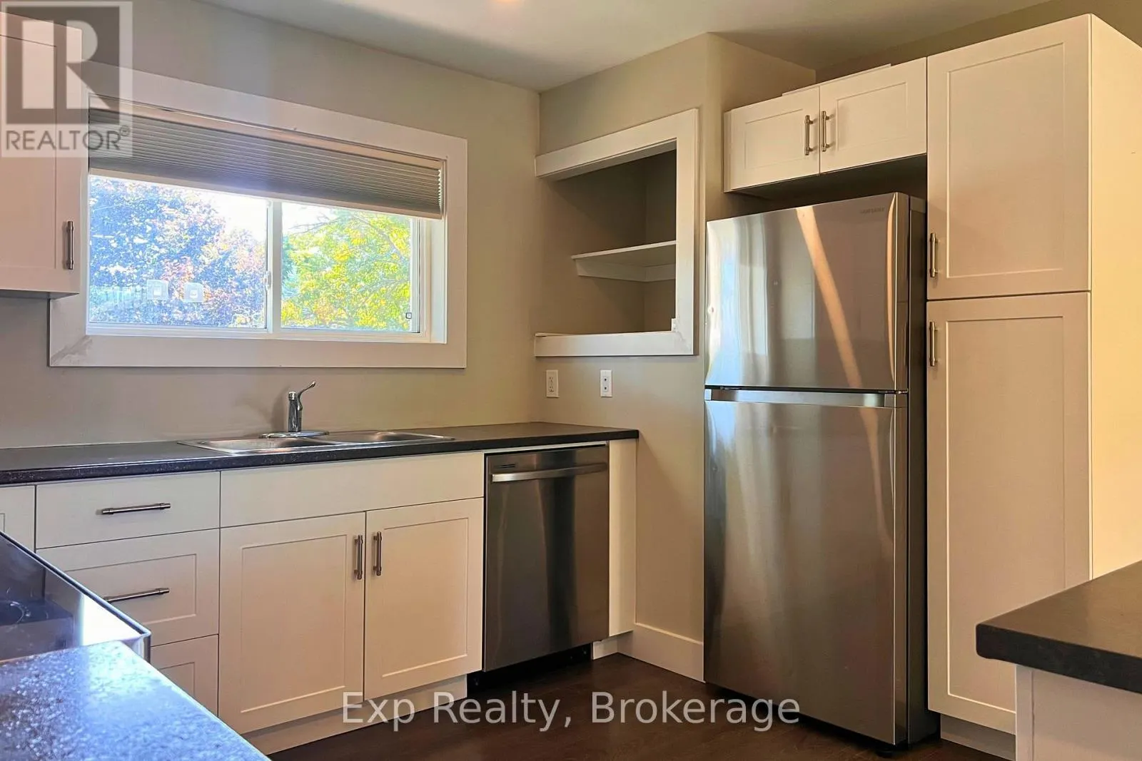 UNIT B - 20 MUNRO AVENUE #UNIT B