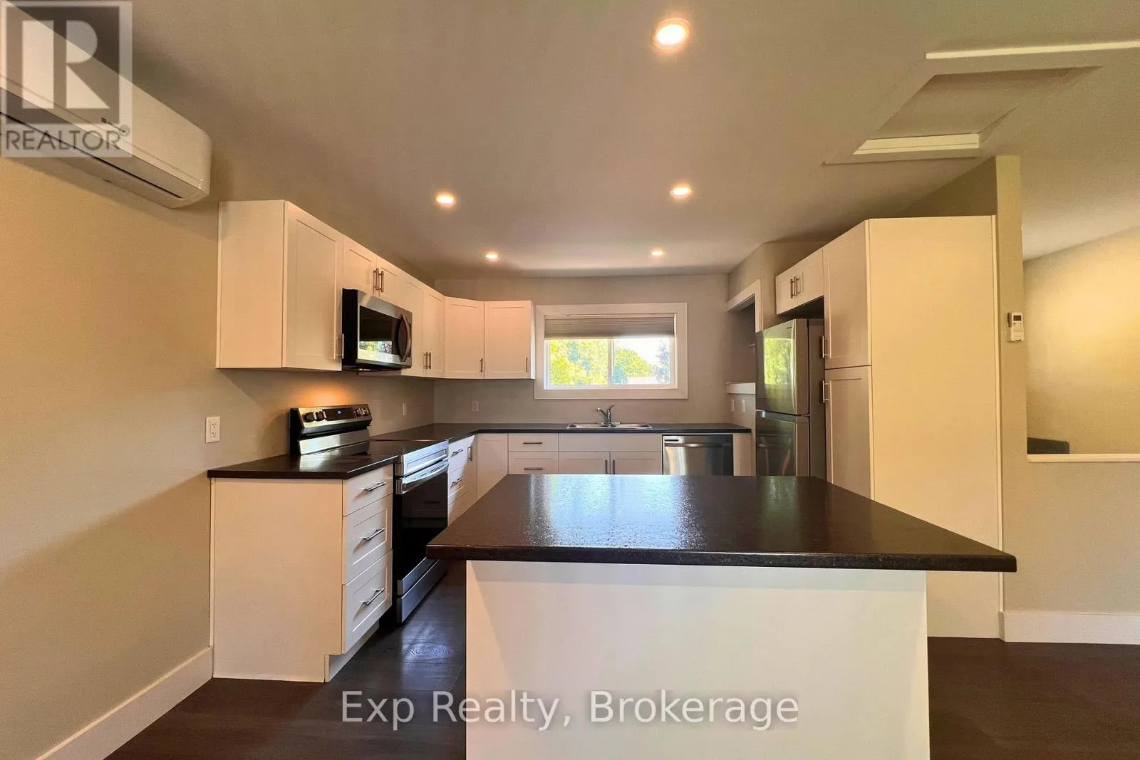 UNIT B - 20 MUNRO AVENUE #UNIT B