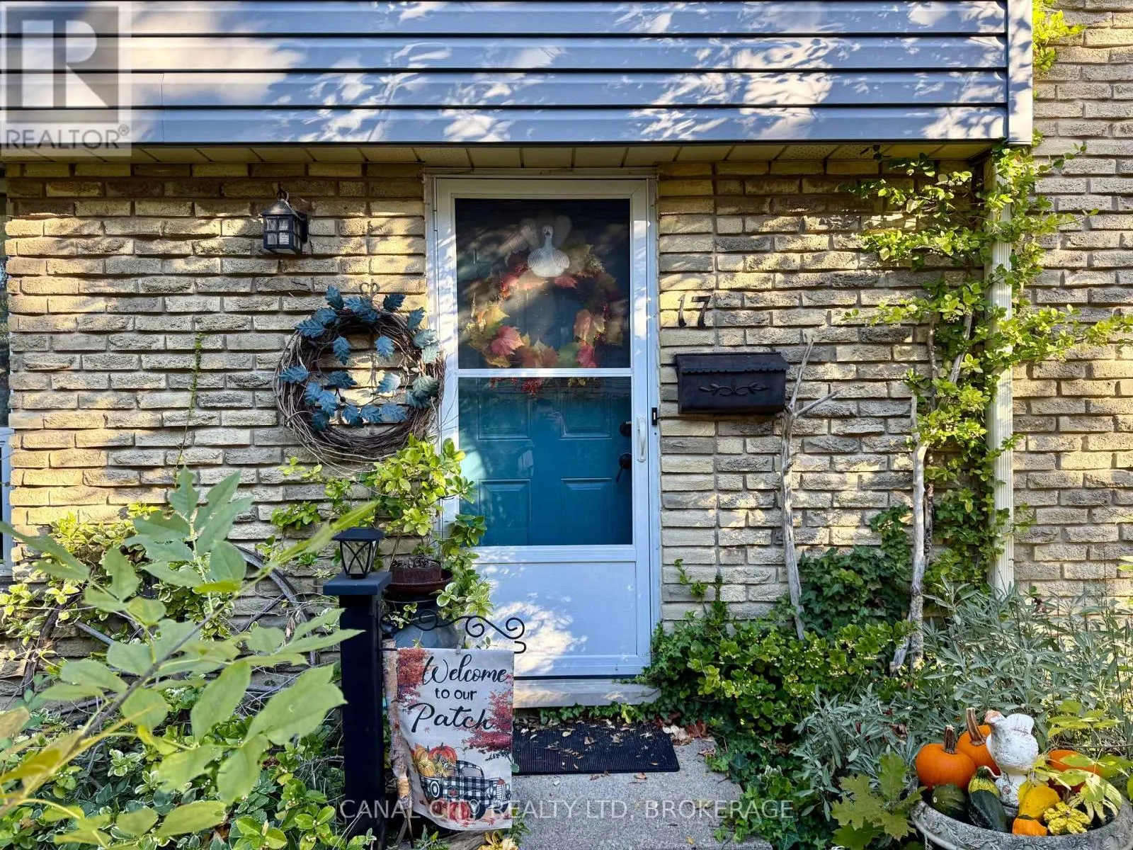 17 - 18 BARRY STREET #17