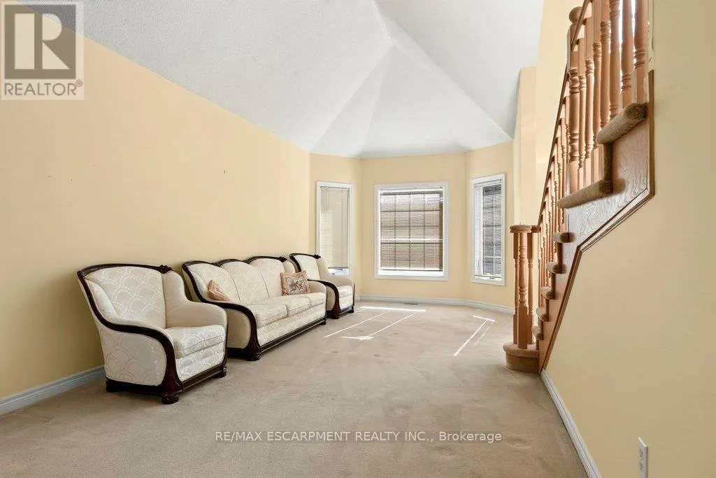 13 CHIANTI CRESCENT