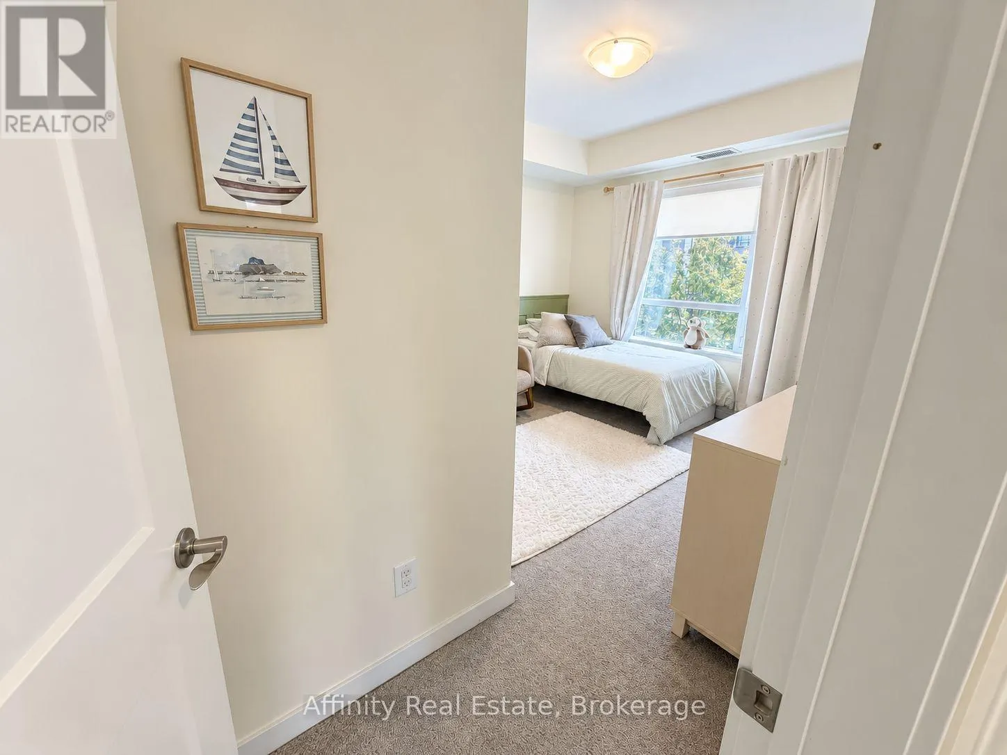 212 - 251 NORTHFIELD DRIVE E