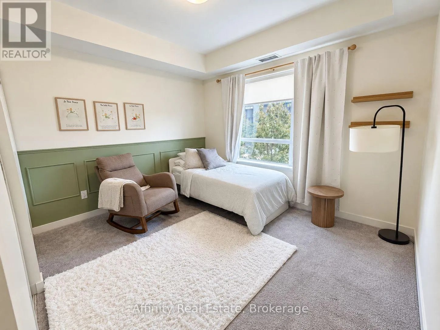 212 - 251 NORTHFIELD DRIVE E