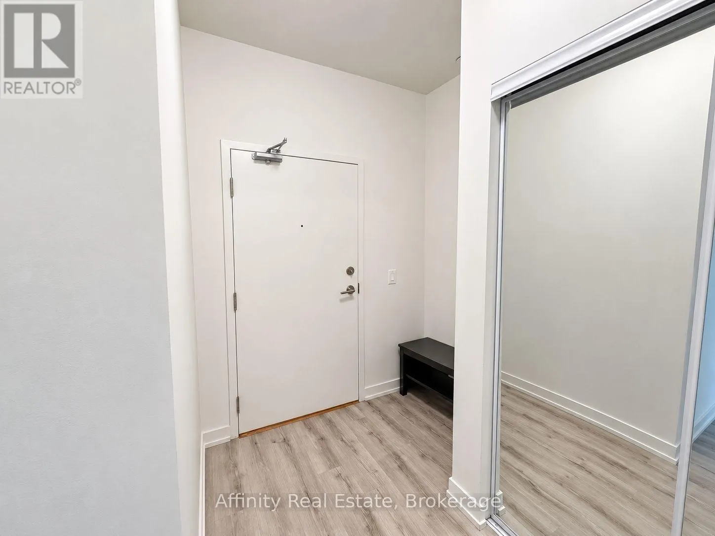 212 - 251 NORTHFIELD DRIVE E