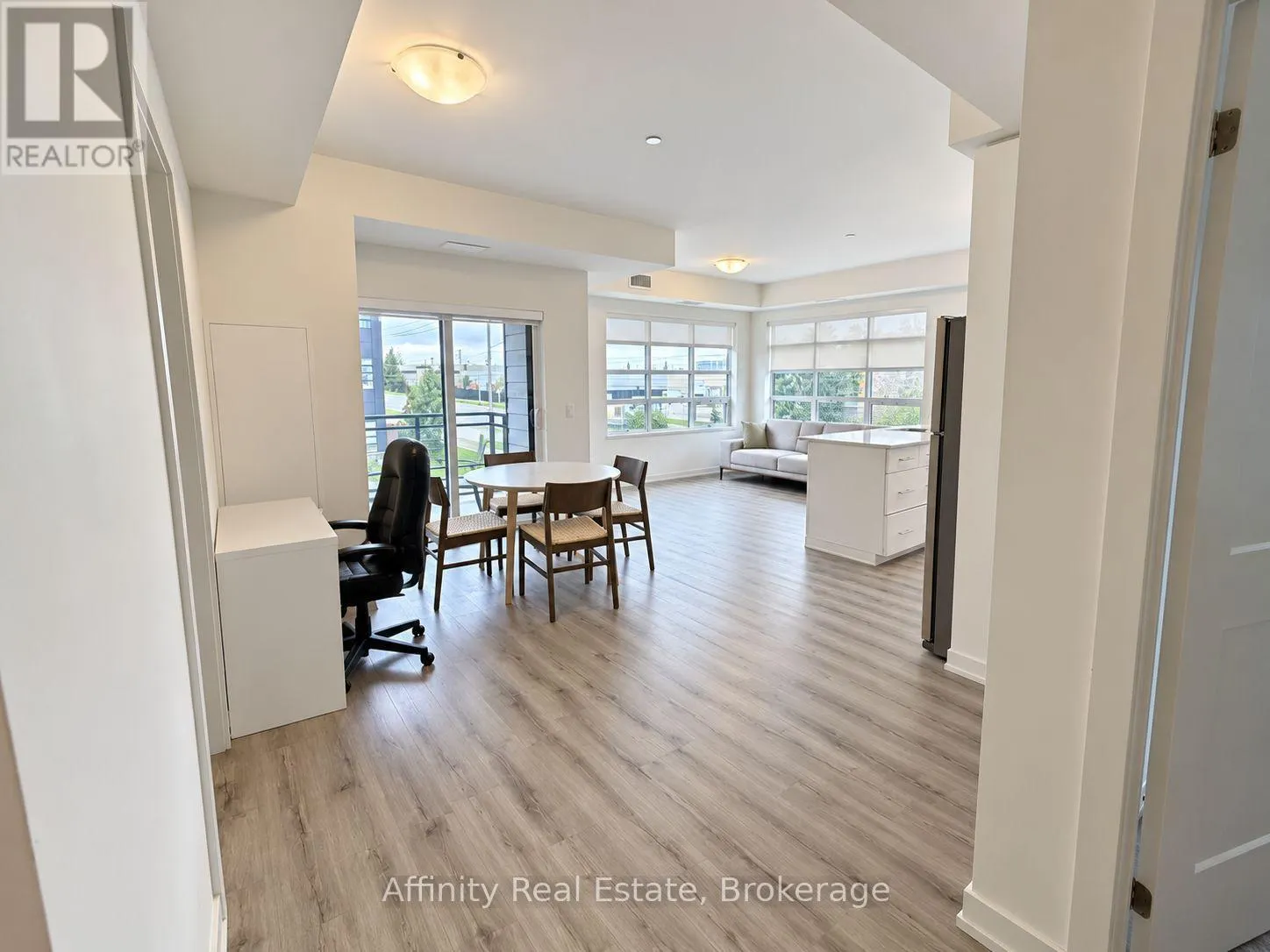 212 - 251 NORTHFIELD DRIVE E