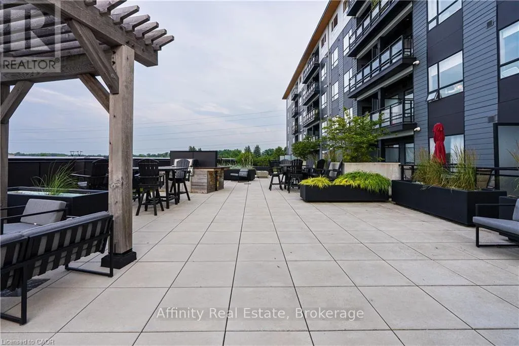 212 - 251 NORTHFIELD DRIVE E