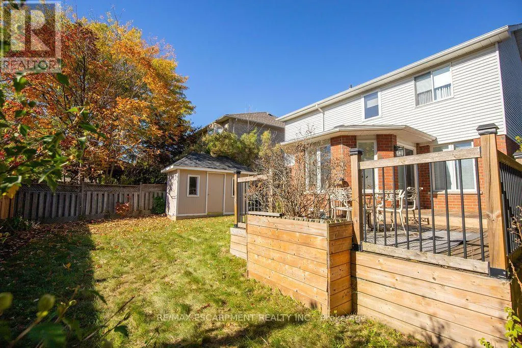 7 FALCONRIDGE DRIVE