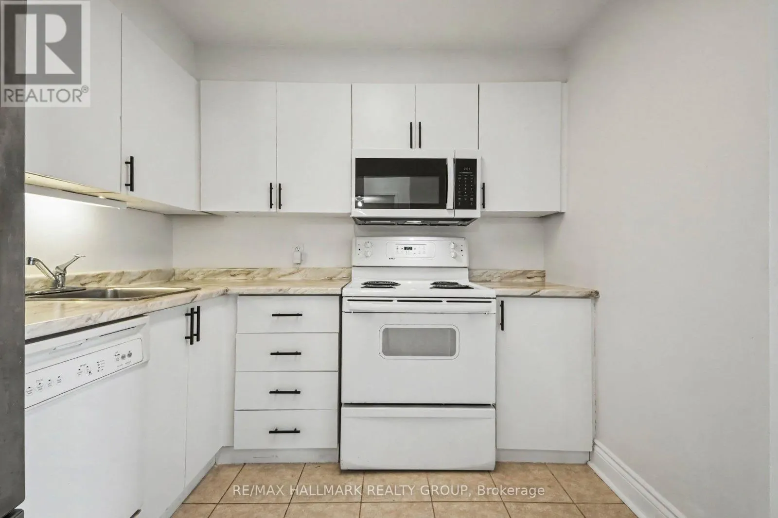 309 - 1440 HERON ROAD
