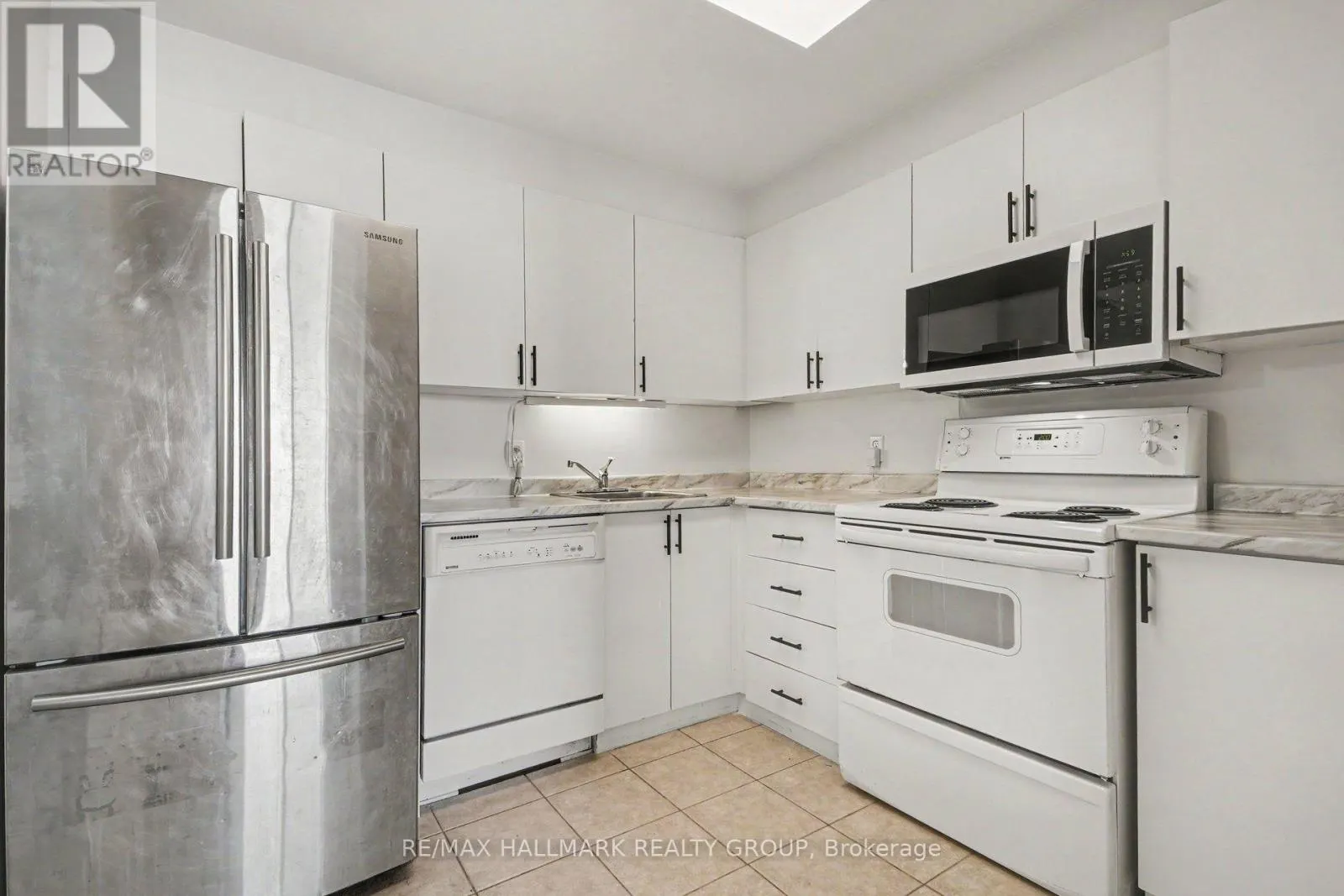 309 - 1440 HERON ROAD