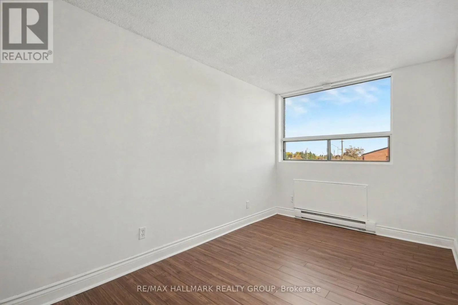 309 - 1440 HERON ROAD