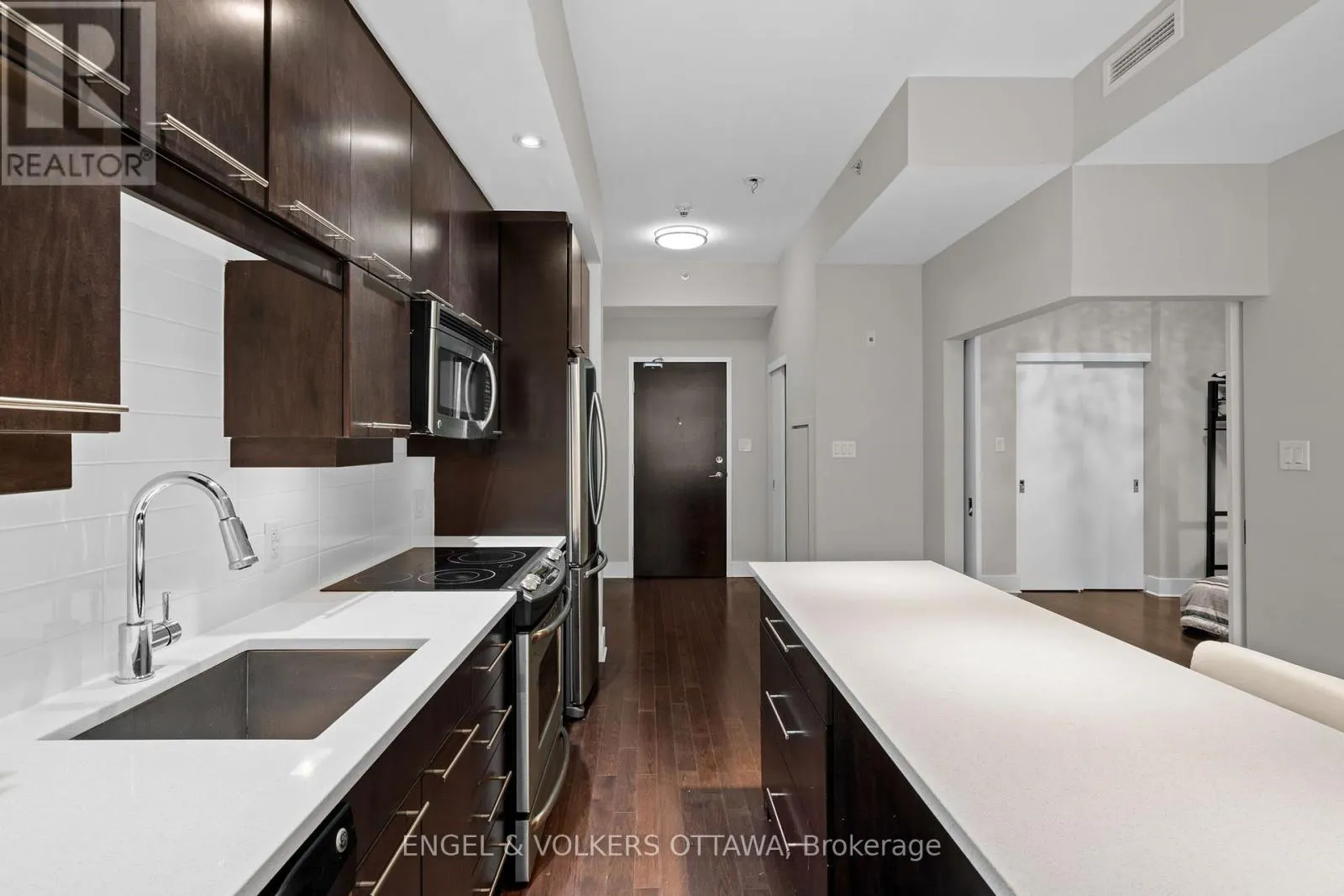 219 - 101 RICHMOND ROAD