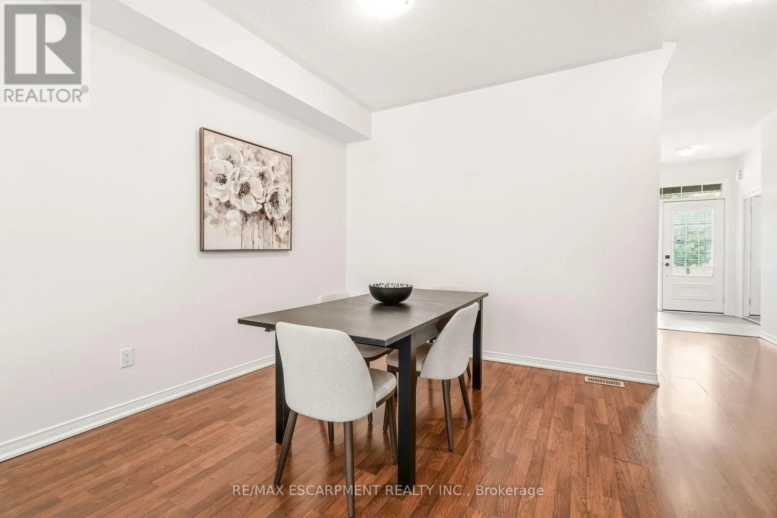 215 NISBET BOULEVARD