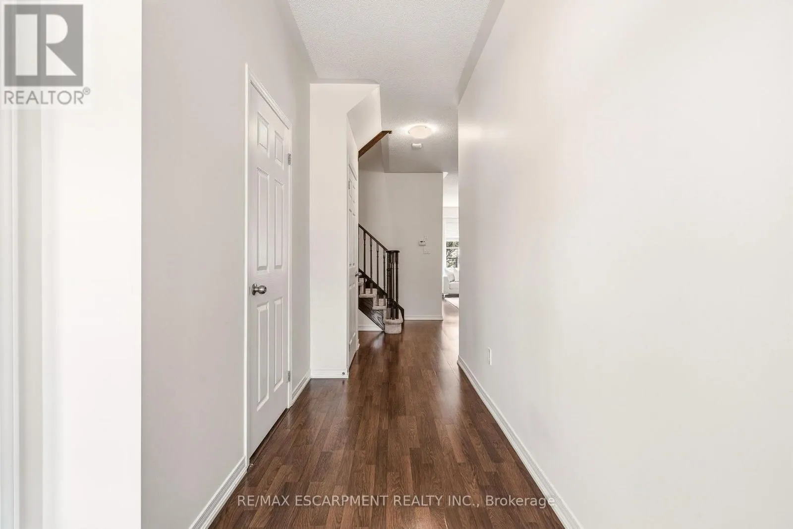 215 NISBET BOULEVARD