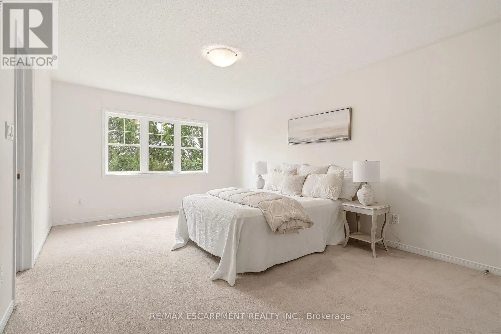 215 NISBET BOULEVARD