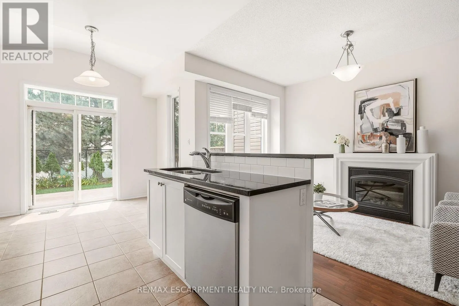 215 NISBET BOULEVARD