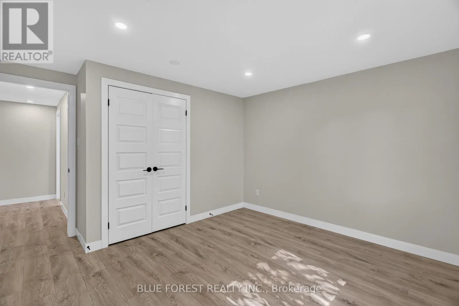 1048 MAHOGANY ROAD