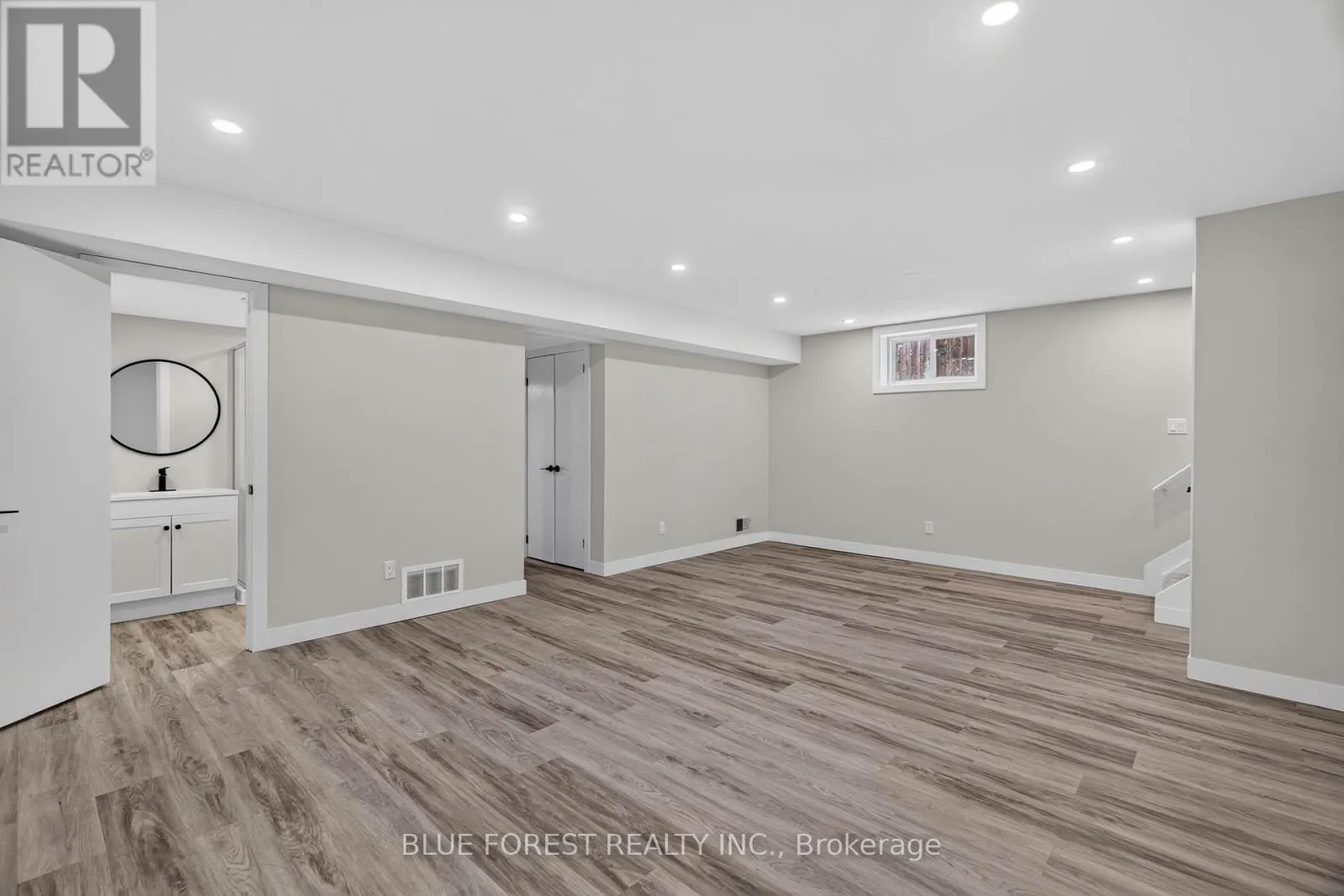 1048 MAHOGANY ROAD