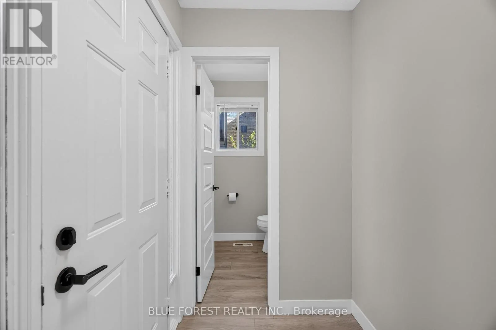 1048 MAHOGANY ROAD