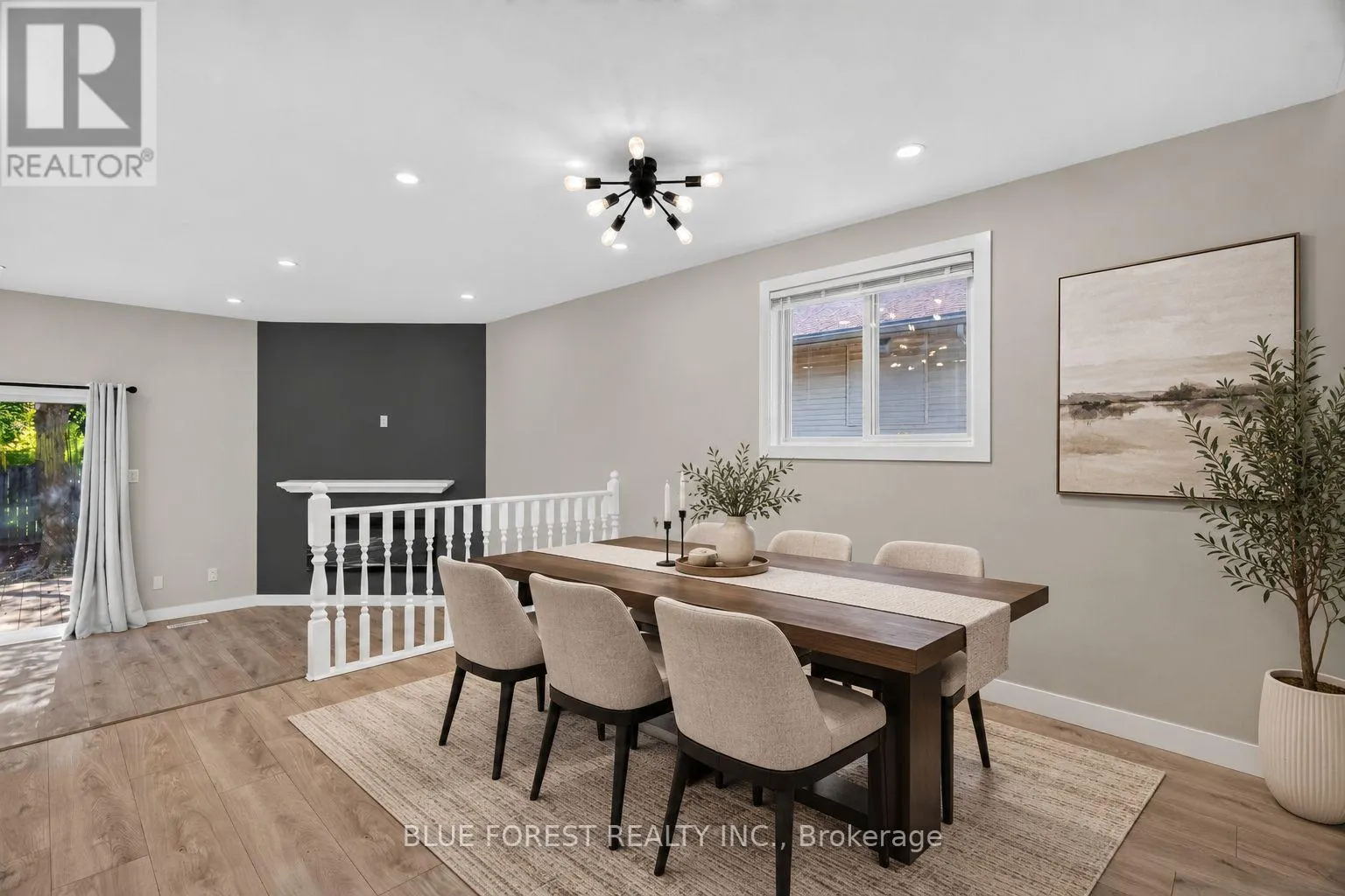 1048 MAHOGANY ROAD