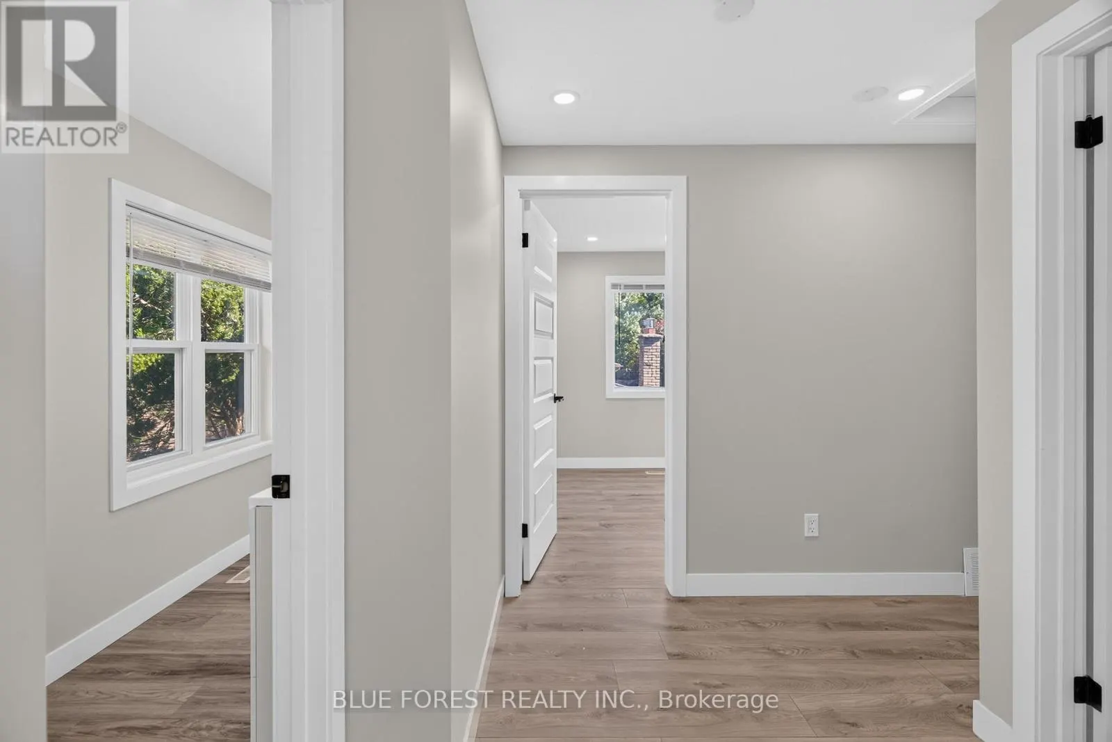 1048 MAHOGANY ROAD