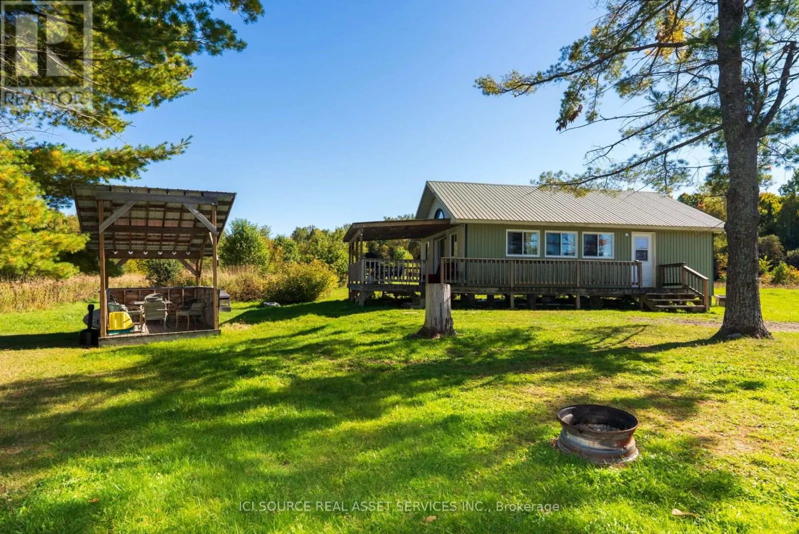 3 WOODLAND LANE