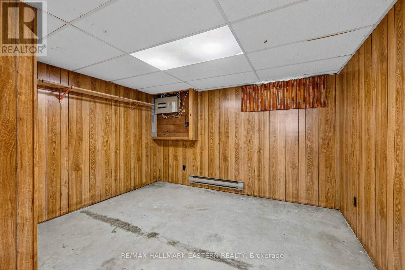 921 ROBINSON ROAD