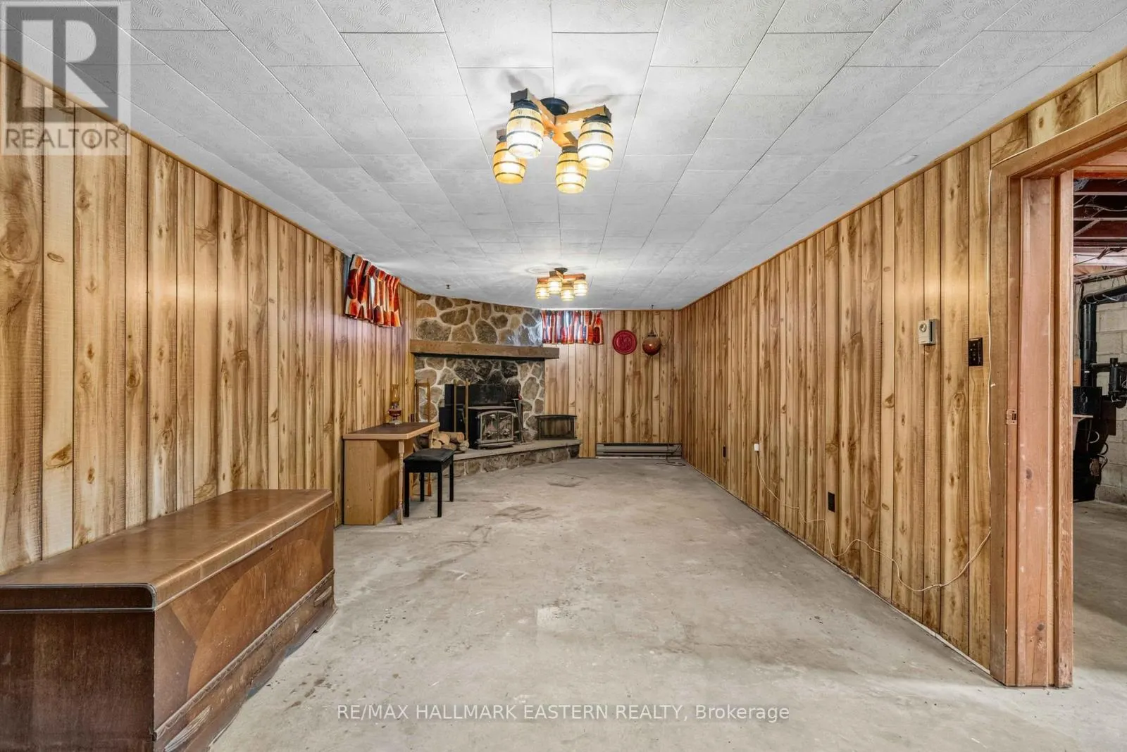 921 ROBINSON ROAD