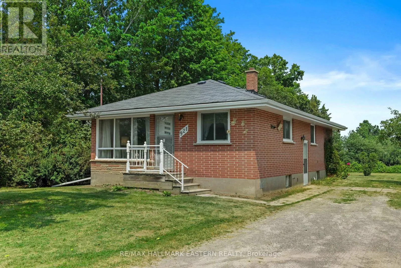 921 ROBINSON ROAD