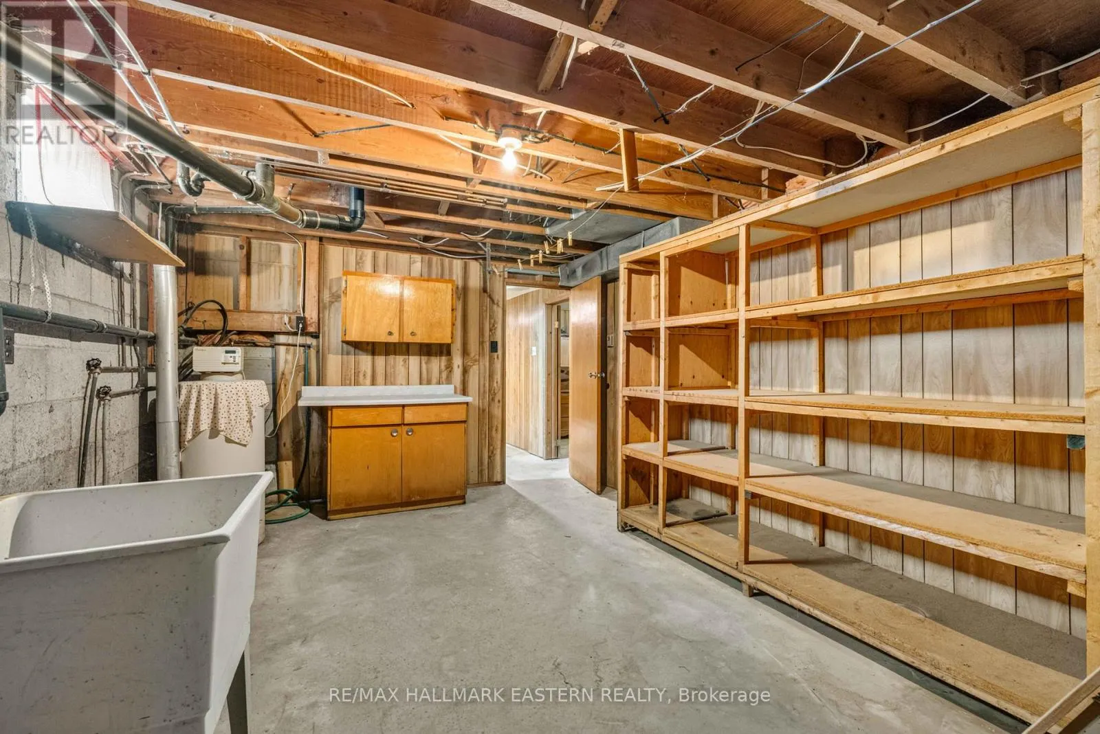 921 ROBINSON ROAD
